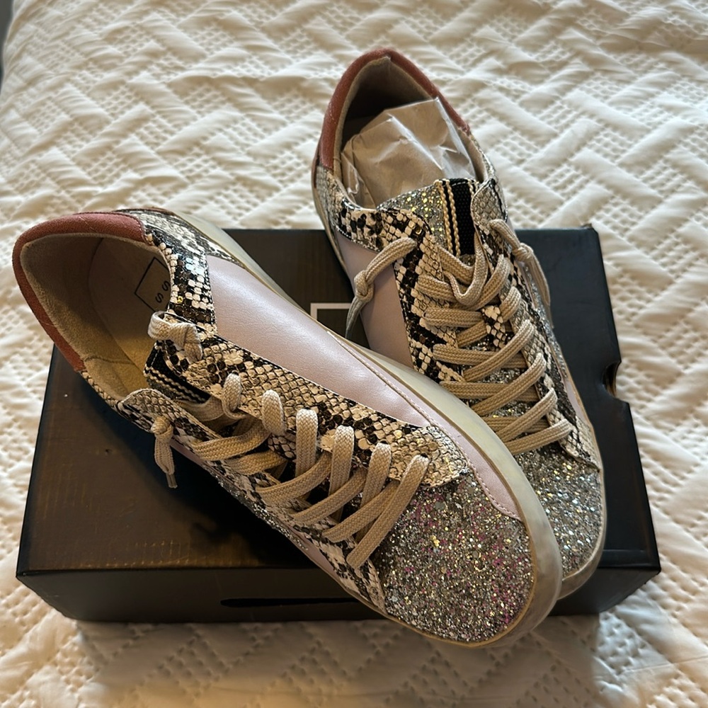 New with box Shu Shop Paula size 9 color lilac